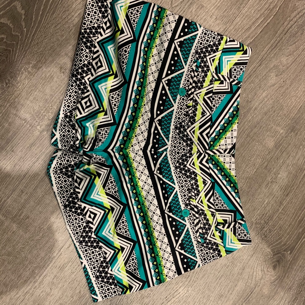 New York & Company Aztec print shorts!